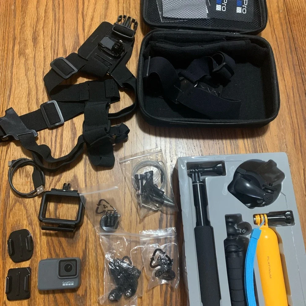 GoPro HERO7 Silver Bundle